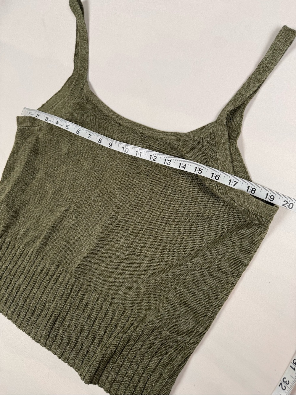 NWT Banana Republic V-Neck Sweater Tank Olive Green Women’s L - Picture 7 of 7